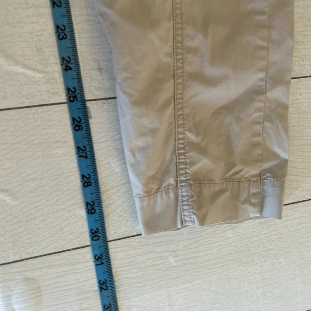 Talbots ladies signature size 2P khaki, cargo cropped bottoms